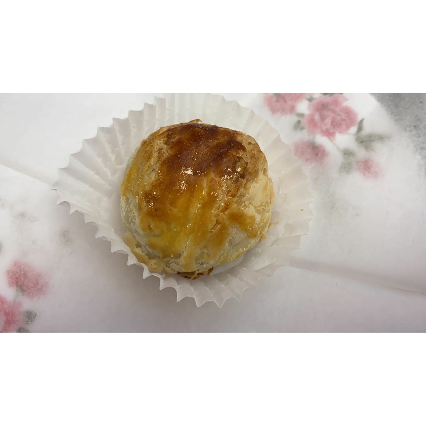 9-Mung Bean Green Tea Salted Egg Yolk Pastry, 2 pieces
