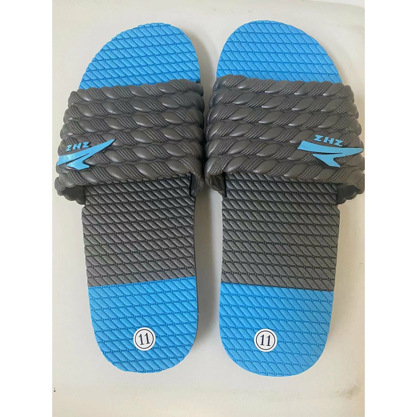 Slippers (Size #7~#12), shipped randomly by size, please be sure to note color preference when ordering