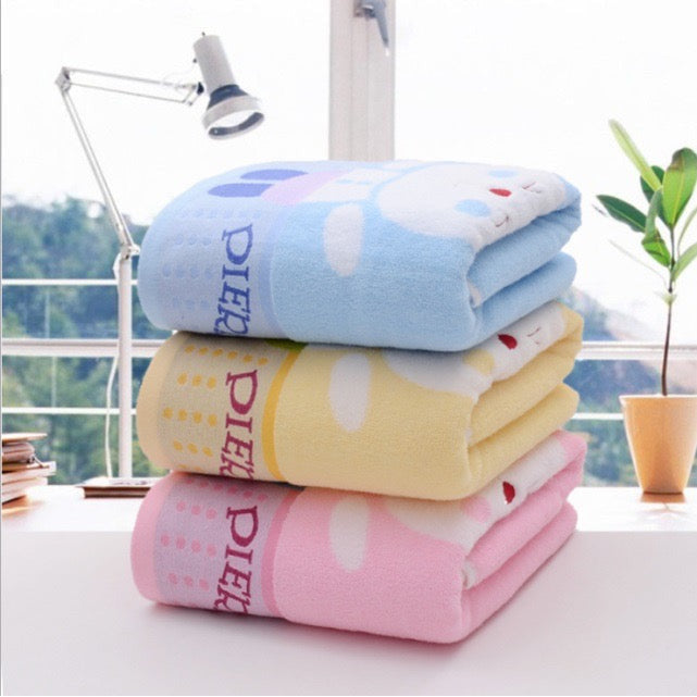 1-Cute rabbit cotton bath towel, one piece 70x140cm (random delivery: pink; yellow)